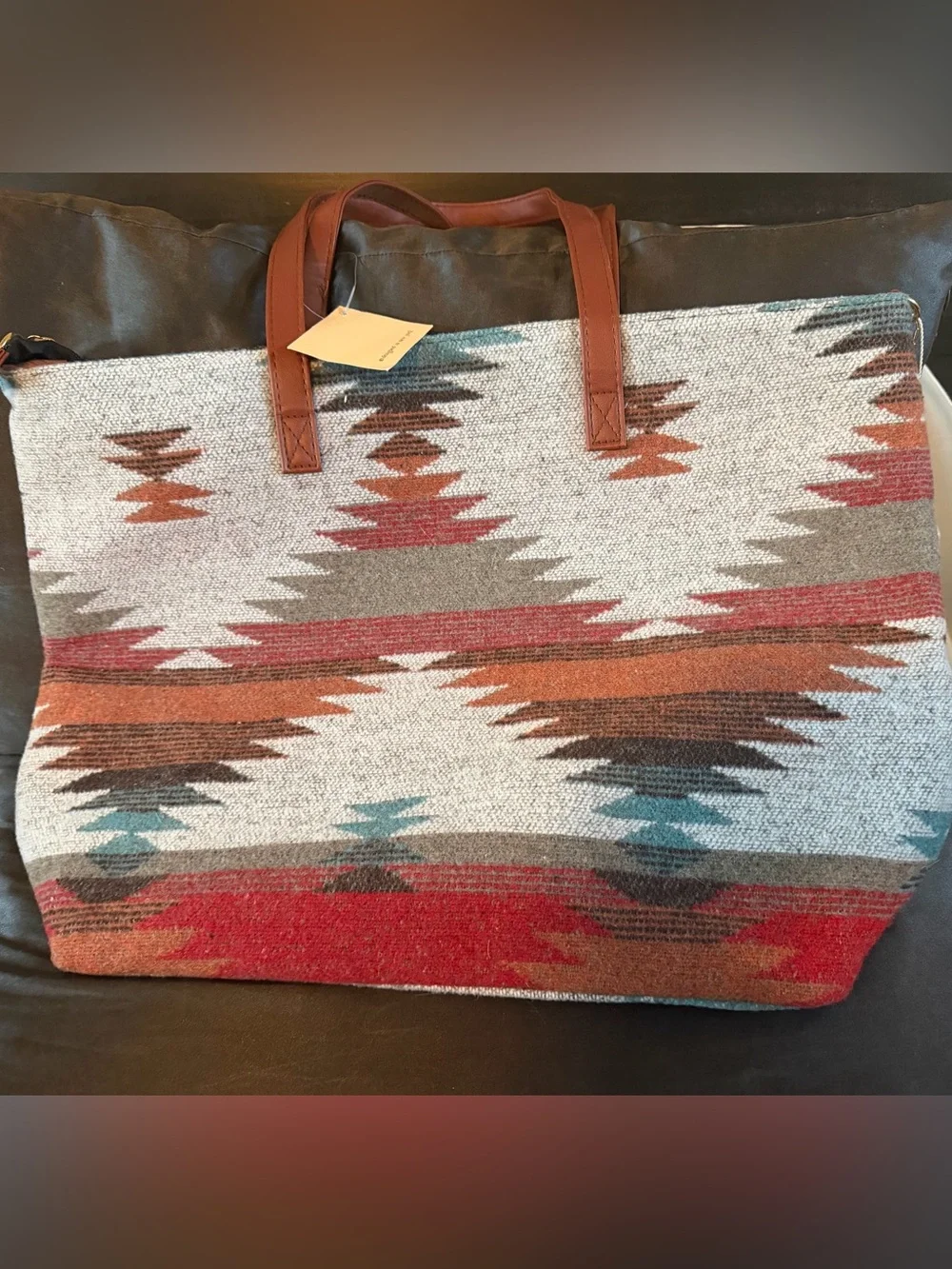 NWT LIB New York~ Aztec Tote Bag & Matching Zippered Pouch & Shoulder Strap Set